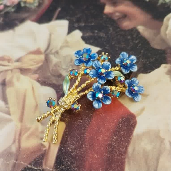 Vintage Gold-Tone Blue Enamel Forget-me-not Bouquet Brooch - Picture 8 of 9